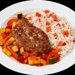 Rinderfrikadelle "Griechische Art" dazu Tomaten-Paprika-Reis und Grillgemüse in einer fruchtigen Soße
